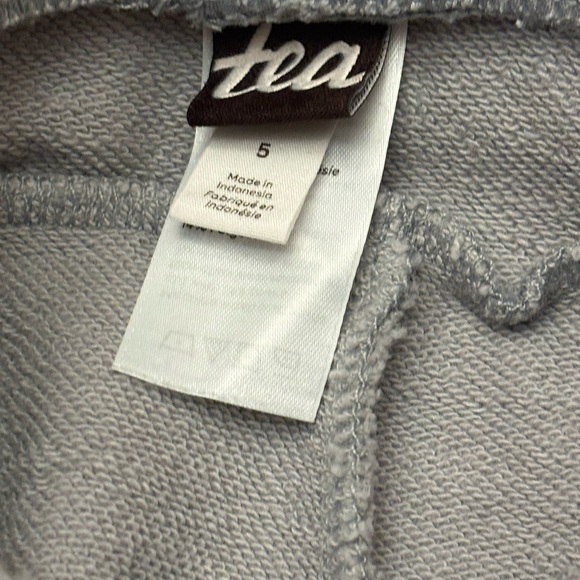 Gray and White Wolf Print Outfit - Picture 5 of 5